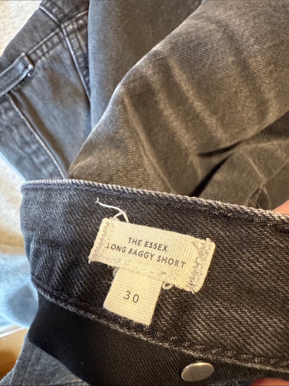 Madewell Women The Essex Long Baggy Short Raw Hem Black Denim Cutoff Size 30 - Picture 7 of 7